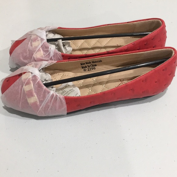 Red faux ostrich ballet flats by Victoria K, S 6.5 - Picture 2 of 8